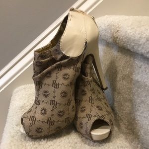 ROCAWEAR Booties New!